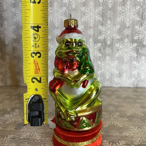 Santa Frog Festive Glass Christmas Tree Ornament - Picture 6 of 10